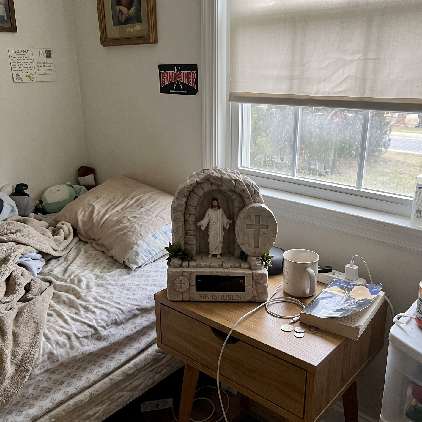 jesus-alarm-clock-daytime-bedside